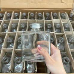 Alternative view of Chai dẹt vuông