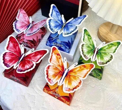 Vỏ kẹo bướm - Đỏ